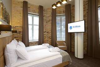 Отель Wellton Centrum Hotel & SPA Рига Улучшенный двухместный номер с 1 кроватью или 2 отдельными кроватями-1